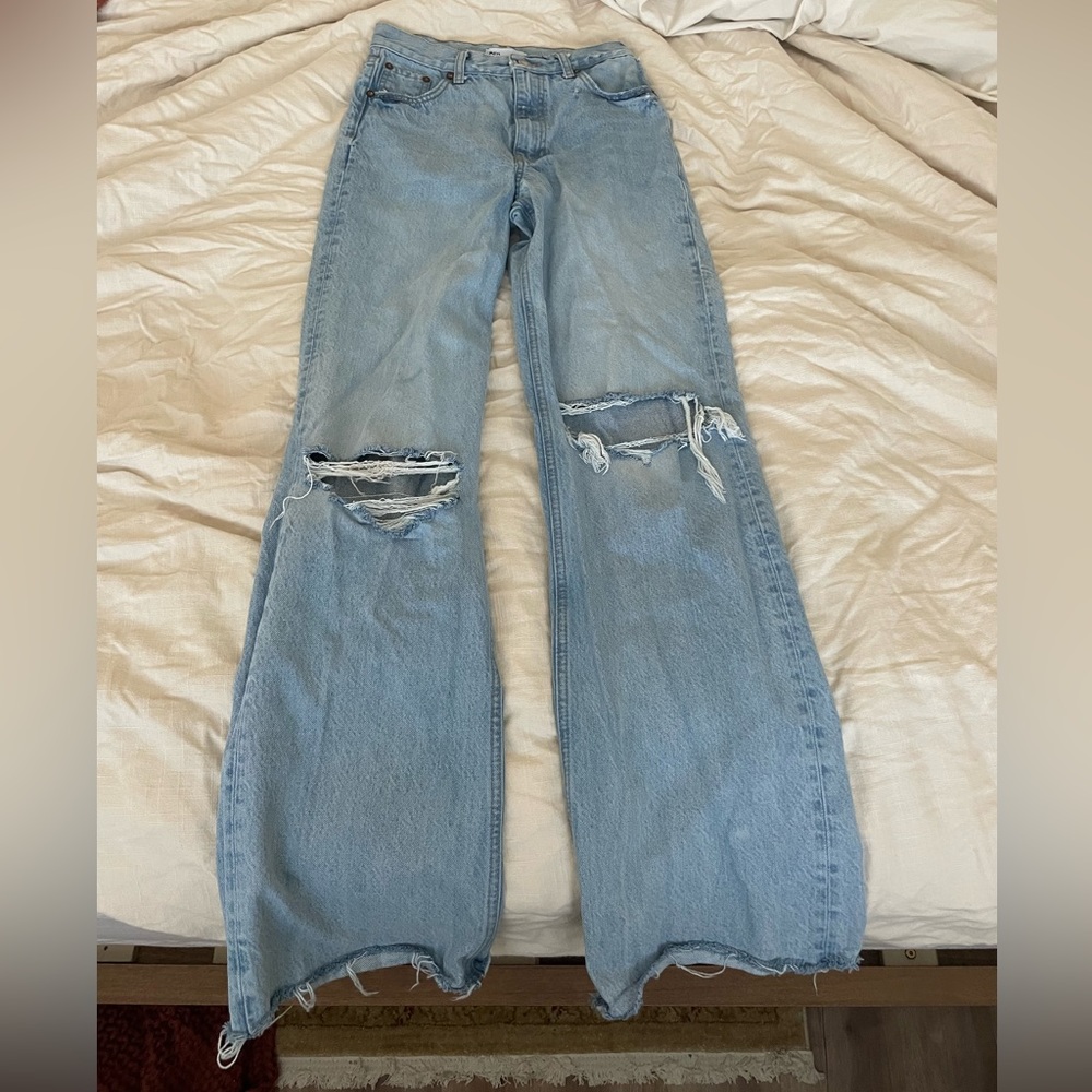 High waisted famous distressed Zara jeans